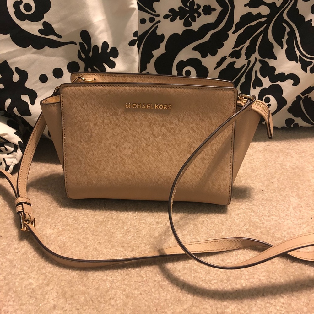 Michael Kors mini selma saffiano crossbody